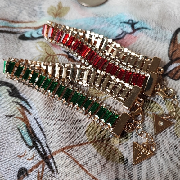 2 Guess Brand Red and Green Emerald Stones Baguette Gold Tone Y2K Bracelets - Picture 3 of 14